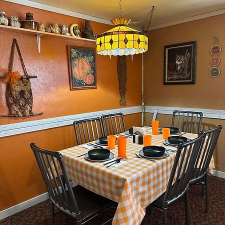 Ez 1 Mile To Fort Sill! Pumpkin Cottage Sleeps 9, Grills, Firepit, Laundry Lawton Zewnętrze zdjęcie