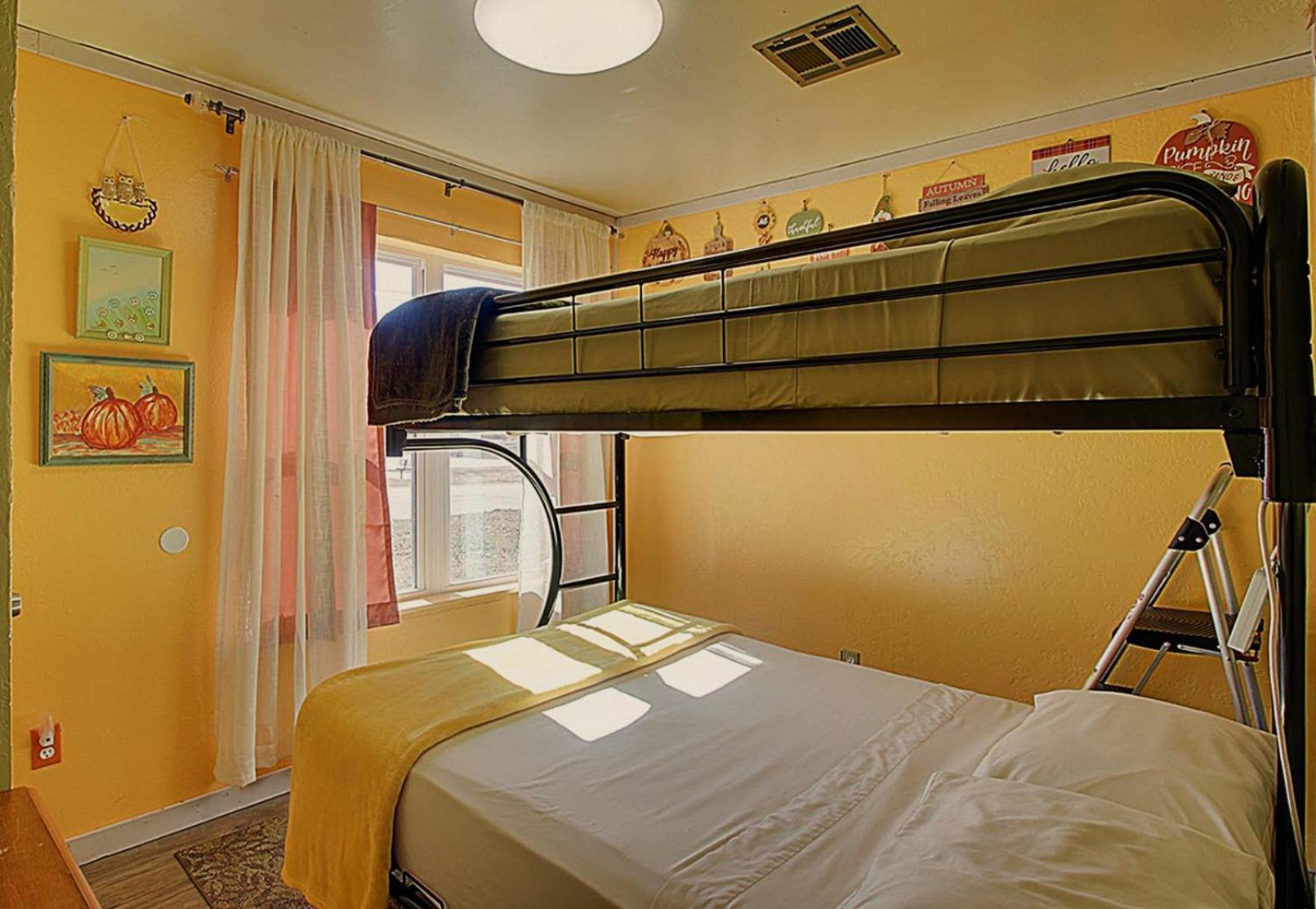 Ez 1 Mile To Fort Sill! Pumpkin Cottage Sleeps 9, Grills, Firepit, Laundry Lawton Zewnętrze zdjęcie